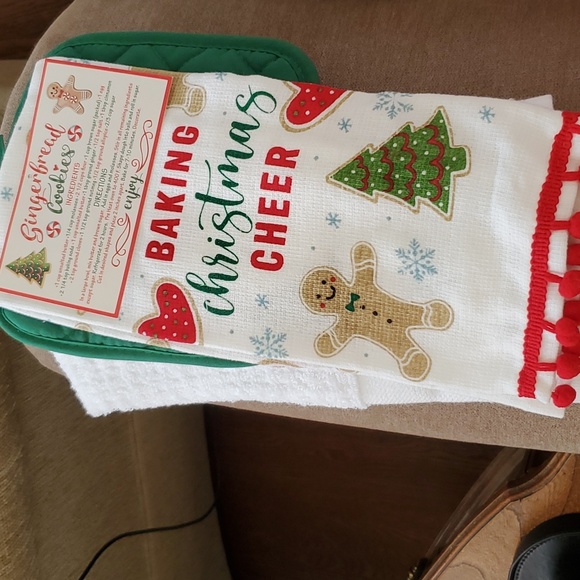 Set of two kitchen towels with pot holder - Picture 3 of 4